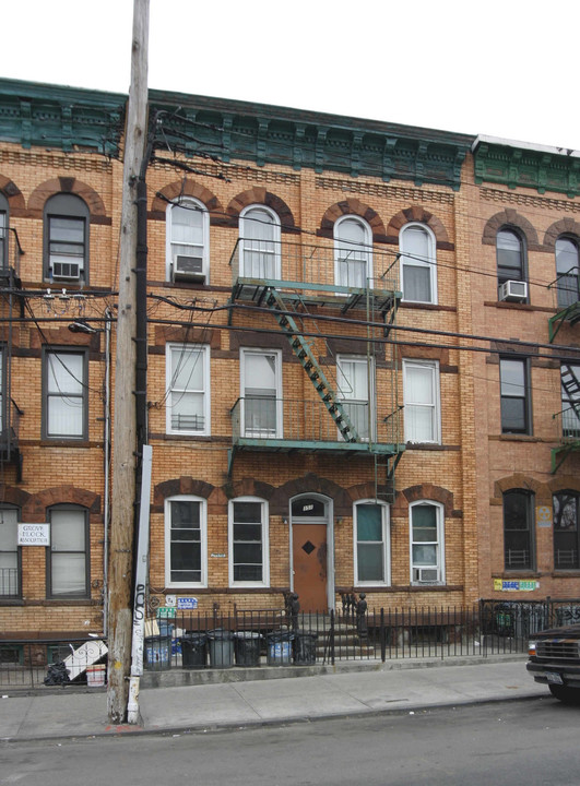 Walk-up Apartment in Brooklyn, NY - Building Photo