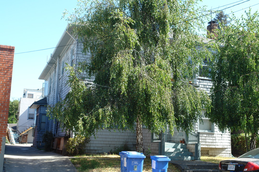 2209-2215 Dwight Way in Berkeley, CA - Building Photo