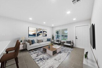 823 NW 30th Ct in Wilton Manors, FL - Building Photo - Building Photo