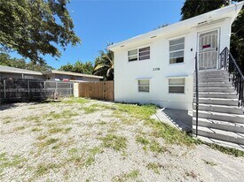 3376 NW 49th St in Miami, FL - Building Photo