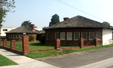 The Ponderosa Apartments in Huntington Beach, CA - Building Photo - Building Photo