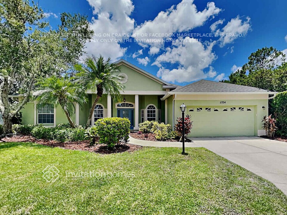 11704 Summer Meadow Dr in Lakewood Ranch, FL - Building Photo