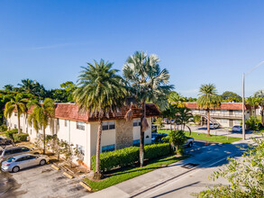 Sand Castle Condos in Margate, FL - Building Photo - Primary Photo