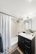 64 S Portland Ave, Unit Garden in Brooklyn, NY - Building Photo - Building Photo