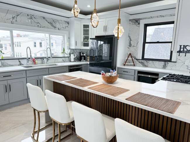 31 Train St in Boston, MA - Foto de edificio - Building Photo