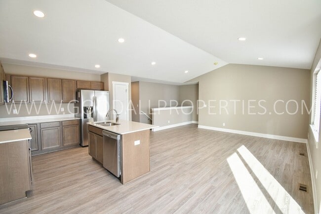 1017 Warren St in De Soto, IA - Building Photo - Building Photo