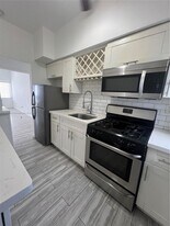 8135 Crespi Blvd in Miami Beach, FL - Building Photo