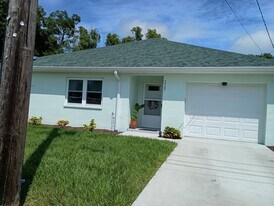 5527 Oriole Ave in New Port Richey, FL - Building Photo