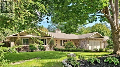 265 Woodland Dr in Oakville, ON - Building Photo - Building Photo