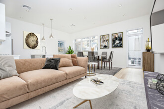 1209 Lexington Ave in New York, NY - Building Photo - Interior Photo