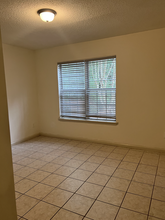 145 Lullwater Dr, Unit 102 in Wilmington, NC - Foto de edificio - Building Photo