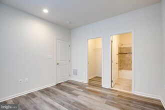 43005 Paris Gap Square in Ashburn, VA - Building Photo - Building Photo