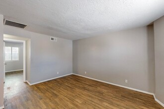 209 Hanosh Ct SE in Albuquerque, NM - Foto de edificio - Interior Photo