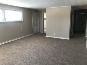 2901 N Pauline Ave, Unit 2905 in Muncie, IN - Building Photo - Building Photo