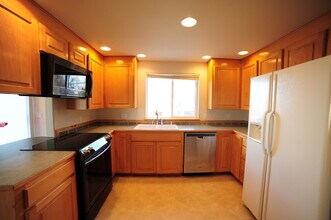 1572 Cimarron Ave in Richland, WA - Building Photo - Building Photo