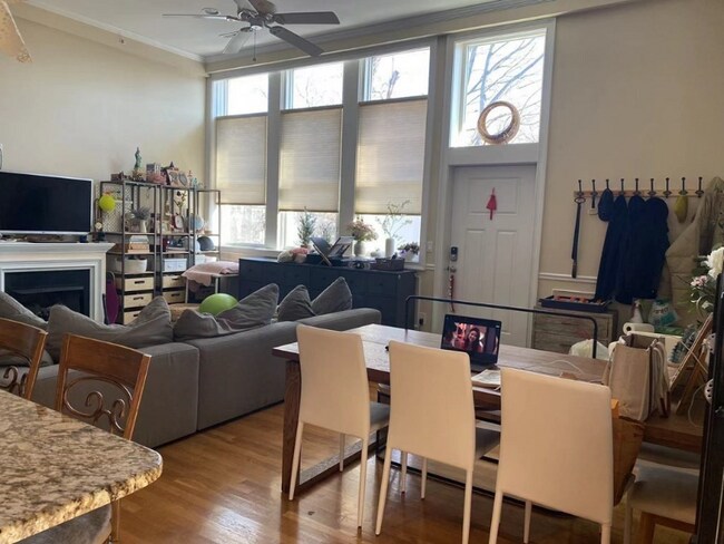 349 Fulton St in Medford, MA - Foto de edificio - Building Photo