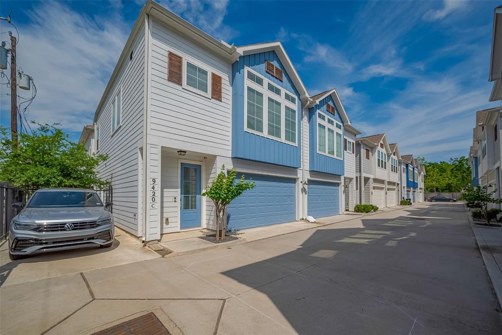 9420 Kerrwood Ln in Houston, TX - Building Photo