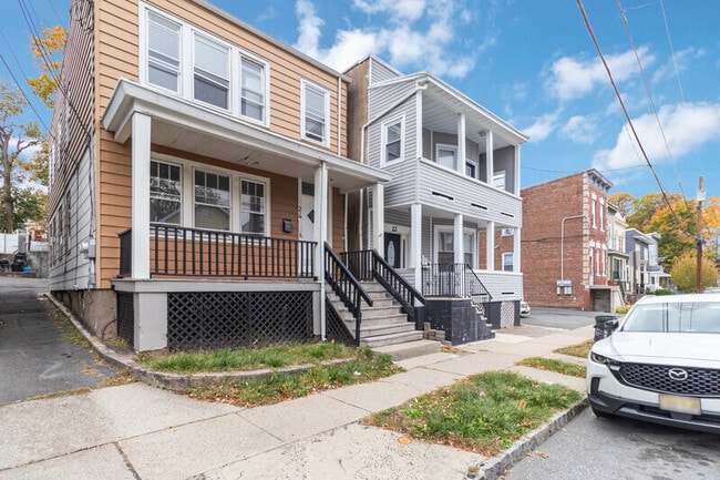 24 Wheeler St in Montclair, NJ - Building Photo - Building Photo