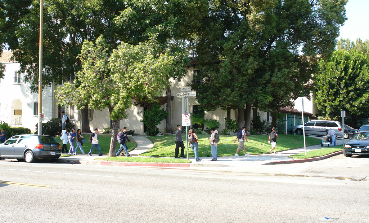 1459 E Broadway in Glendale, CA - Building Photo