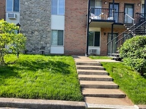 2601 Hillsboro Pike, Unit Villager G 3 in Nashville, TN - Foto de edificio - Building Photo