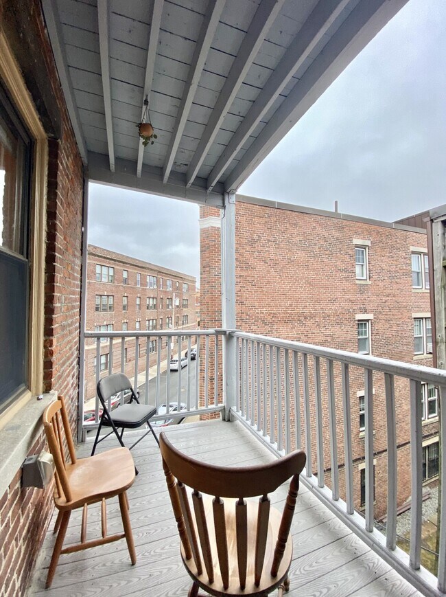 44 Orkney Rd, Unit 2