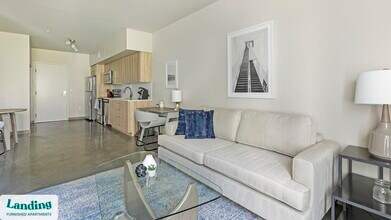 1850 NW Front Ave in Portland, OR - Building Photo - Building Photo