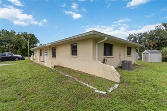 284 Lomond Dr in Port Charlotte, FL - Building Photo - Building Photo