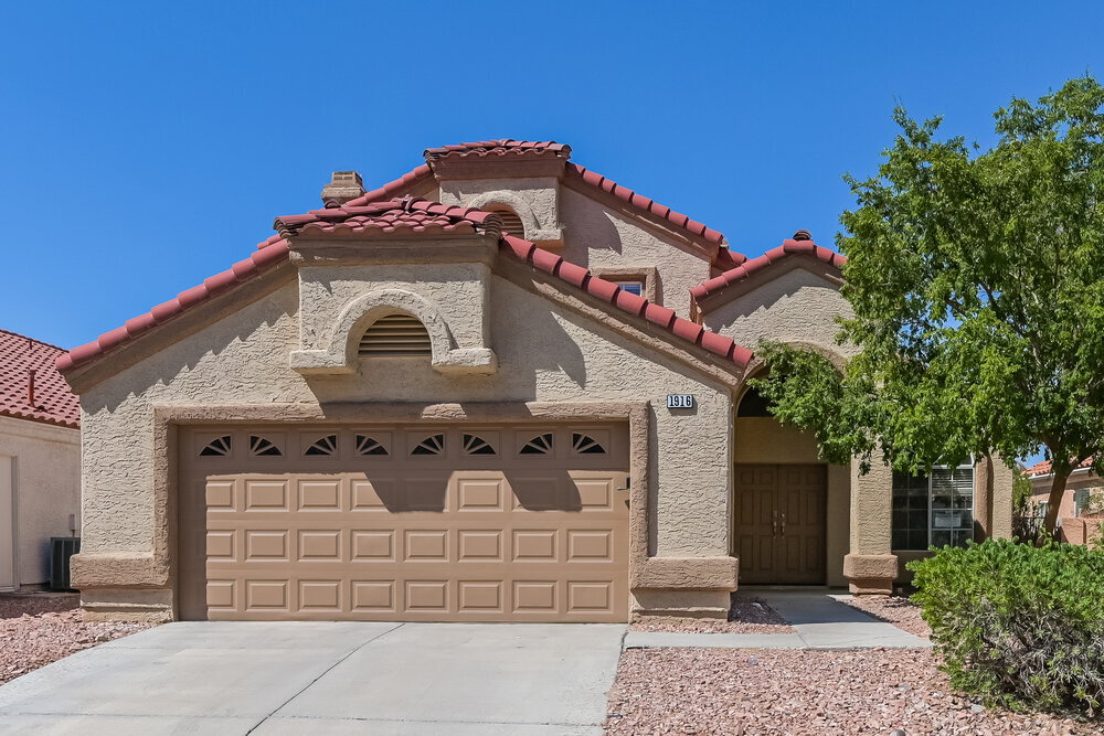 1916 Guinn Dr in Henderson, NV - Building Photo