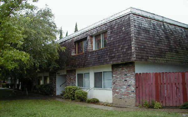 3929 Ryde Ave in Stockton, CA - Foto de edificio