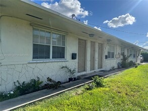 832 NE 5th Ave in Homestead, FL - Building Photo - Building Photo