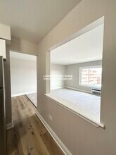104 N Kenilworth Ave, Unit 110 in Oak Park, IL - Building Photo - Building Photo
