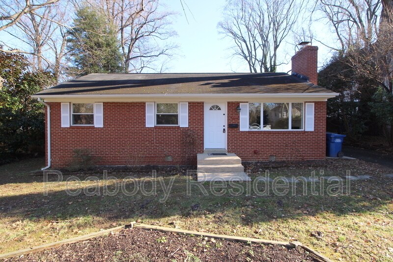 2129 Grayson Pl in Falls Church, VA - Building Photo