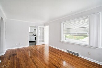 5215 E 115th St in Garfield Heights, OH - Building Photo - Building Photo