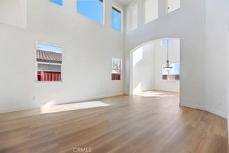 2870 Newcastle Way in San Jacinto, CA - Foto de edificio - Building Photo