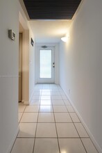 9330 Lagoon Pl in Davie, FL - Building Photo - Building Photo