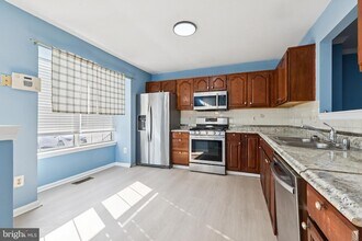 2740 Brier Pond Cir in Woodbridge, VA - Foto de edificio - Building Photo