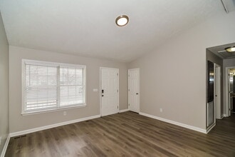 425 Jonesboro Ct in La Vergne, TN - Building Photo - Building Photo