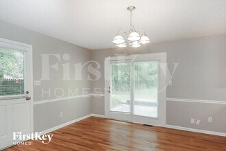 860 Green Forest Dr in Smyrna, GA - Building Photo - Building Photo