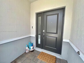 414 NE 12th St in Florida City, FL - Building Photo - Building Photo