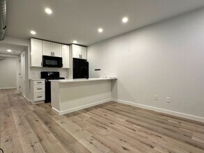 2239 N Front St in Philadelphia, PA - Foto de edificio - Building Photo