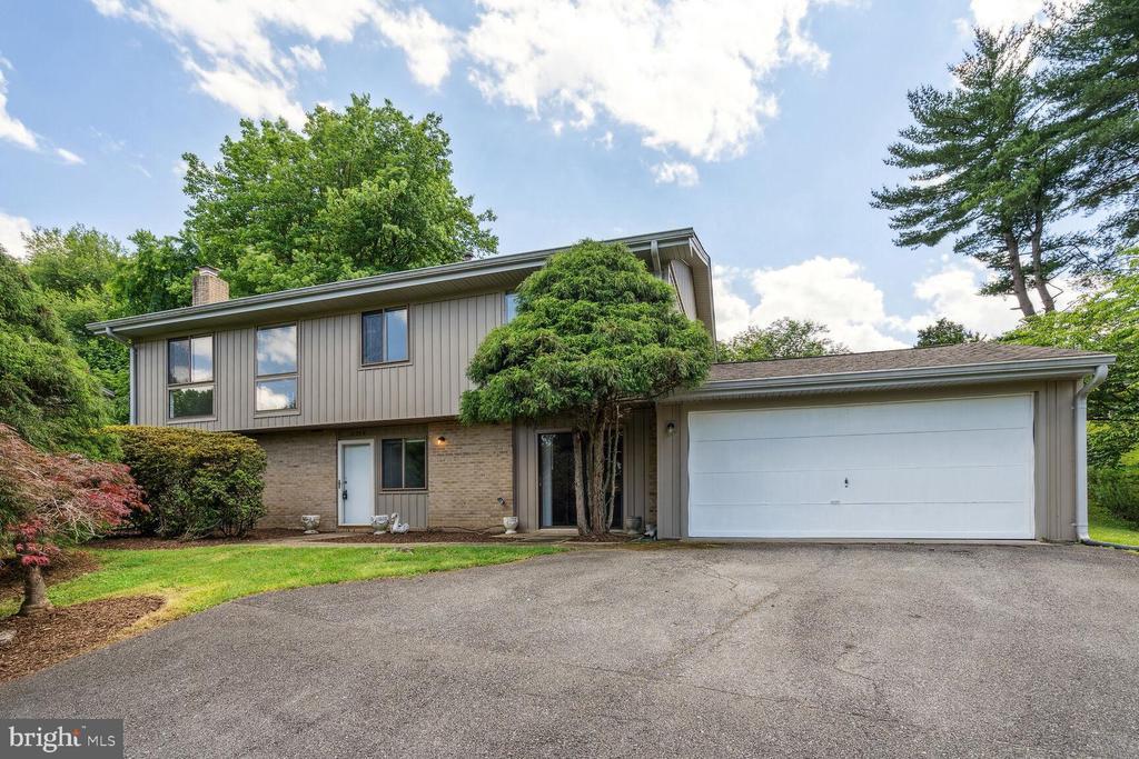 11512 Alcinda Ln in North Potomac, MD - Building Photo