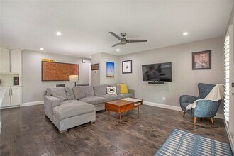 3512 Colgate Ln in Irving, TX - Foto de edificio - Building Photo