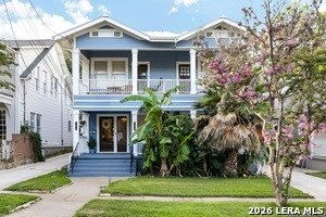 141 E Woodlawn Ave in San Antonio, TX - Building Photo
