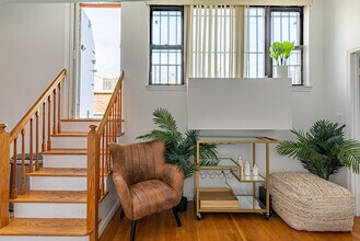 735 10th Ave in New York, NY - Building Photo - Building Photo
