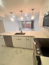 10525 SW 112th Ave in Miami, FL - Foto de edificio - Building Photo