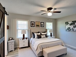 944 Scoggins Rd in Dallas, GA - Foto de edificio - Building Photo