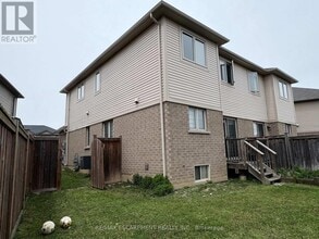 136 Westbank Trail in Hamilton, ON - Building Photo - Building Photo
