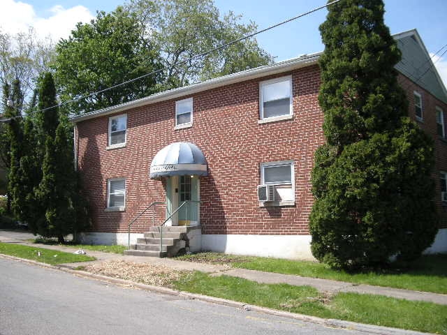 1900 Dearborn Ave in Bluefield, WV - Building Photo