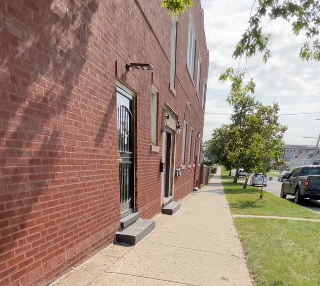 property at 11259 S Vincennes Ave