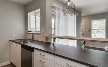 506 Blackson Ave, Unit B in Austin, TX - Building Photo - Building Photo